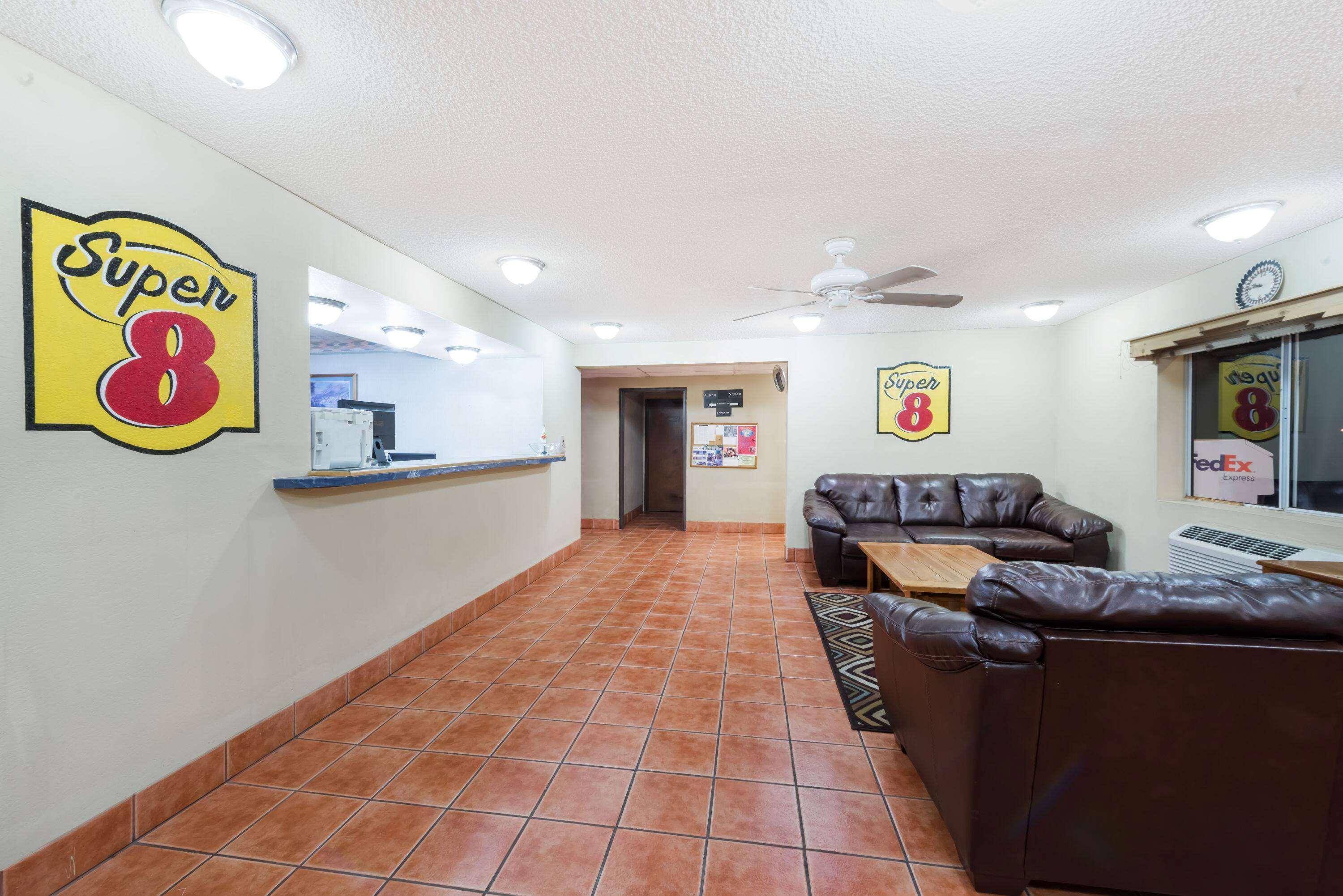 Super 8 By Wyndham Socorro Motel Bagian luar foto